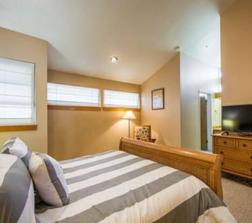 CANYON & CHATHAM CROSSING BY LESPRI PROPERTY MANAGEMENT