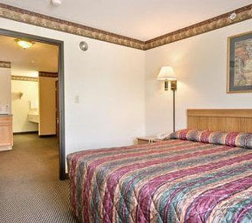Super 8 by Wyndham Cloverdale