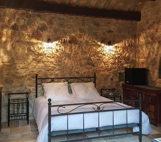 Le Donjon des Combes et son Spa