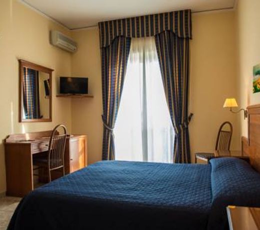 ALBERGO SCALZONE