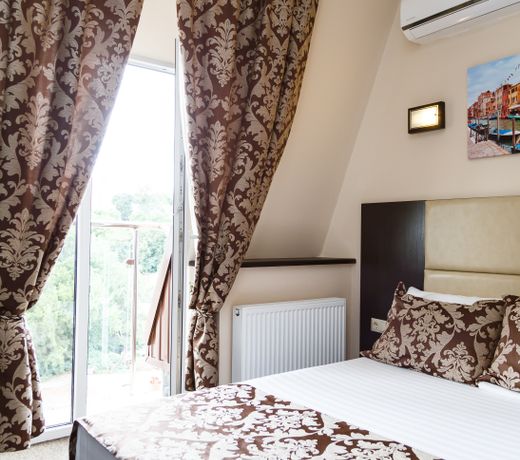 Hotel Marton Business