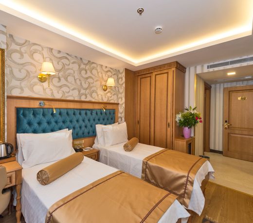Aprilis Gold Hotel