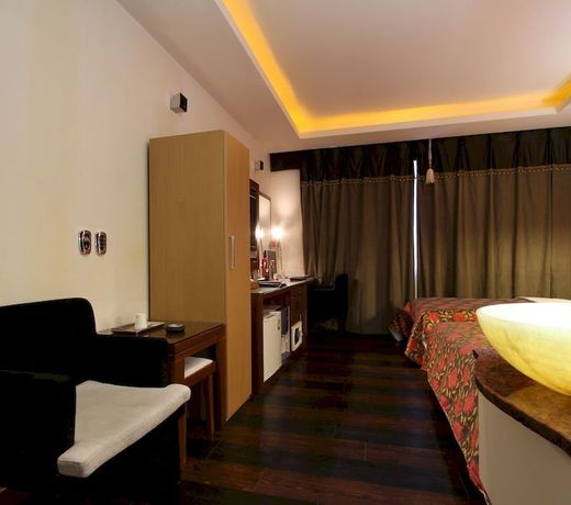 Carlton Hotel