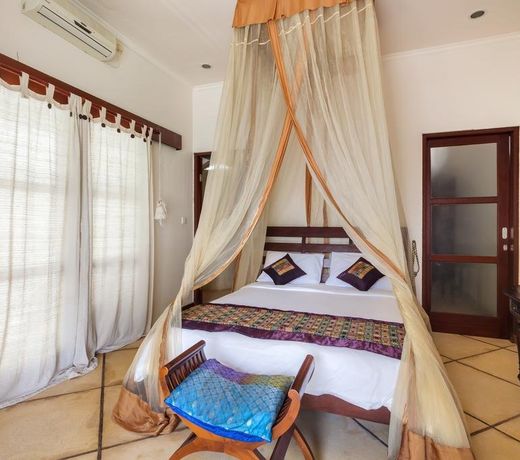 Villa Samalas Resort and Restaurant