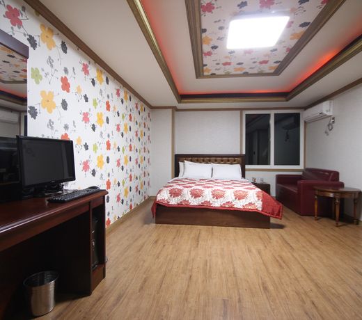 GuangJu Hotel Banana