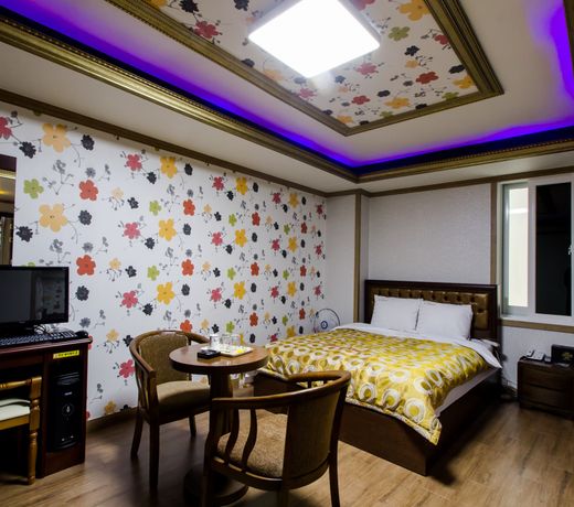GuangJu Hotel Banana