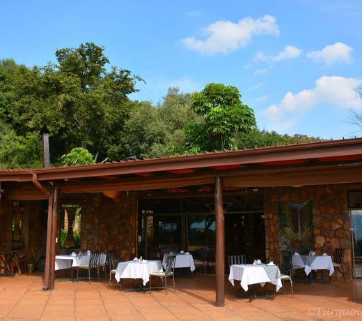 La Montagne Guest Lodge