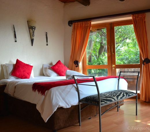 La Montagne Guest Lodge