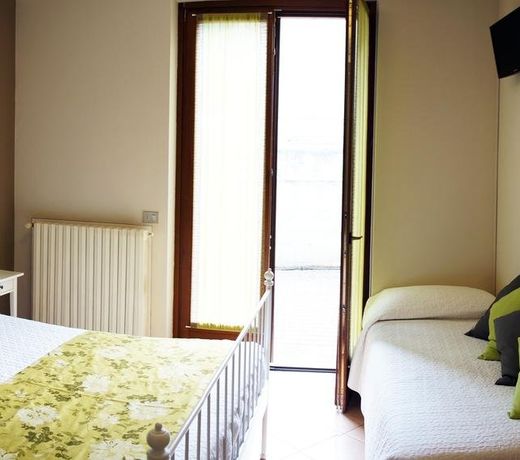 Alexander Rooms