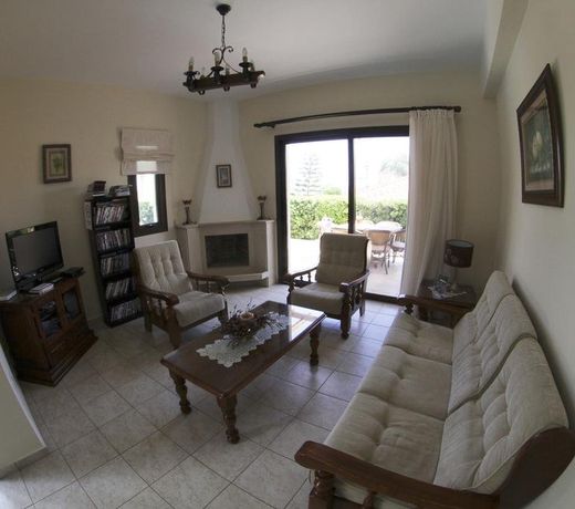 Eve Pissouri Veriko Villa