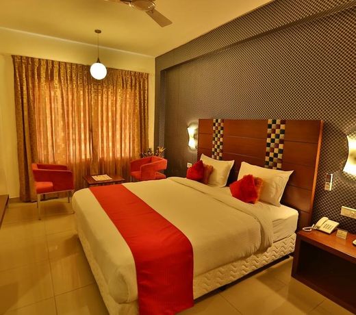 Hotel Vels Grand Inn