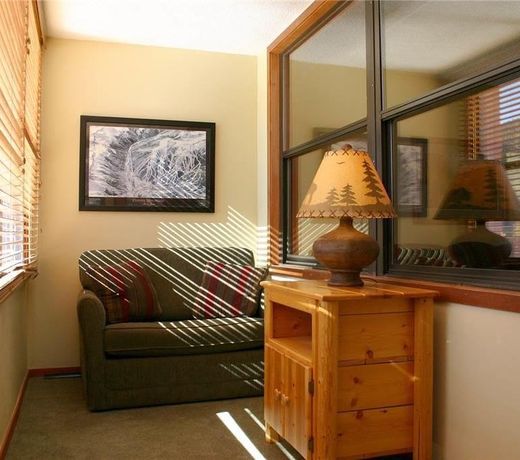 Roomy Condo with Great Amenities - VS438 by Redawning