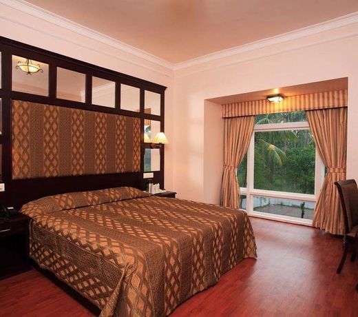 Holiday Hotel