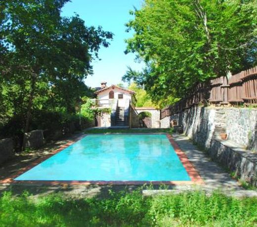 Modern Villa in Migliorini Italy with Private Pool