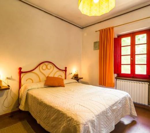 Heavenly Holiday Home in Migliorini - Pistoia with Terrace