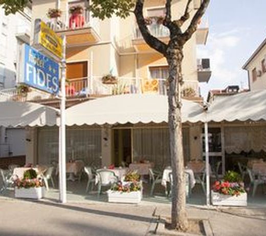 Hotel Fides