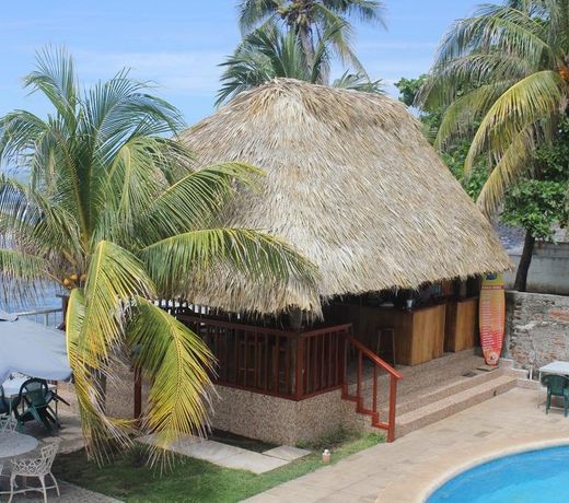 Punta Roca Surf Resort
