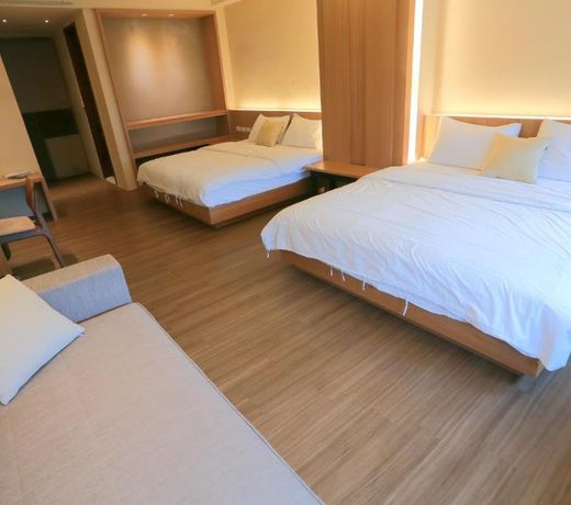 Station 100 Meter B&B