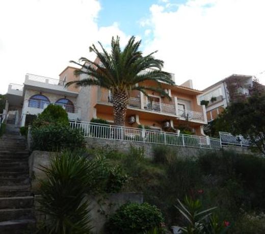 Apartments Kapetan Jure