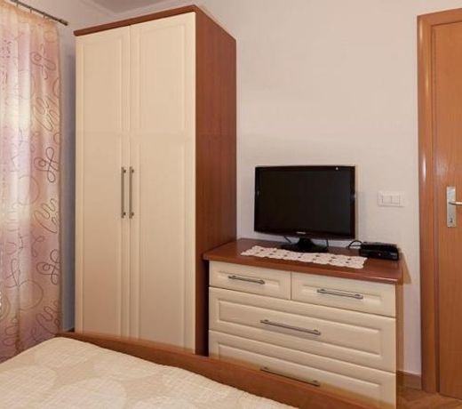 Apartments Kapetan Jure