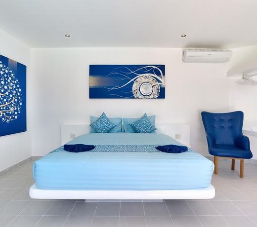 La Perle Luxury Boutique Hotel