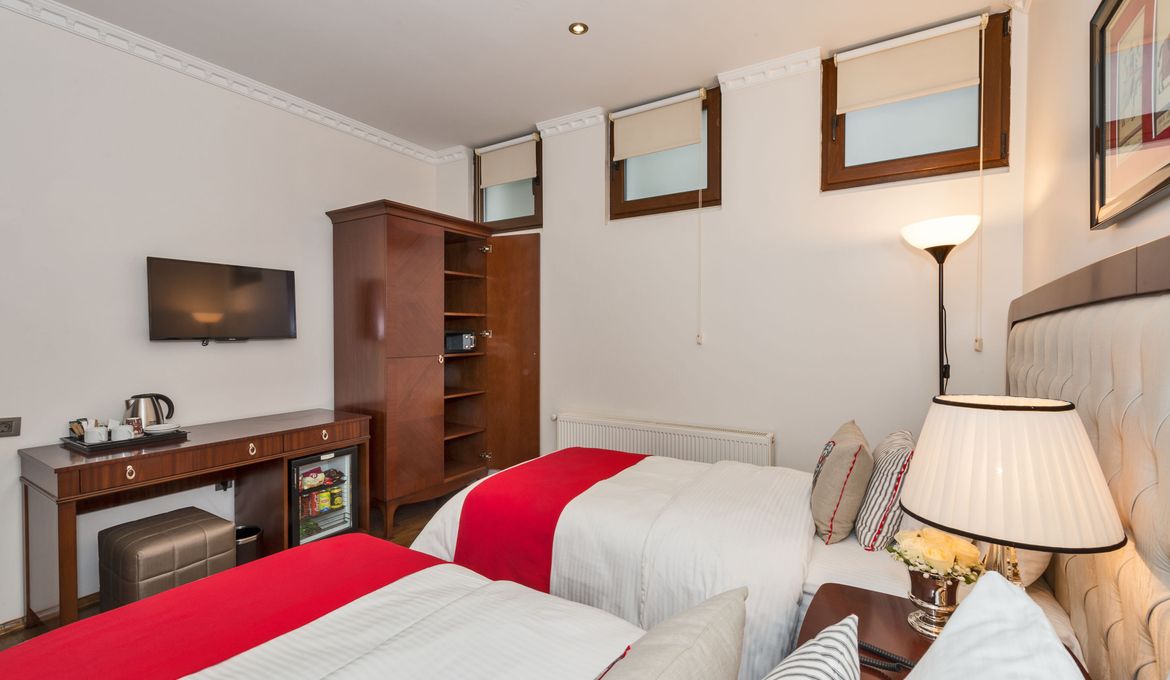 Four Doors Hotel