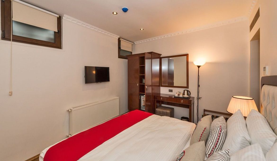 Four Doors Hotel