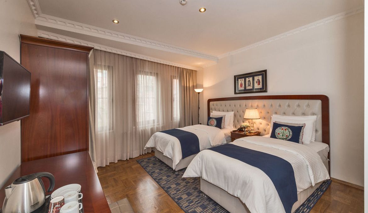 Four Doors Hotel