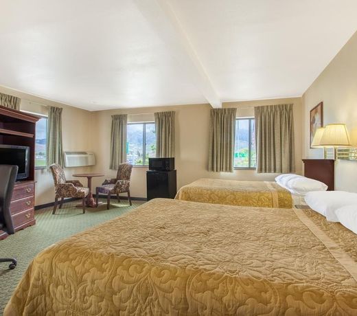 Super 8 by Wyndham Butte MT