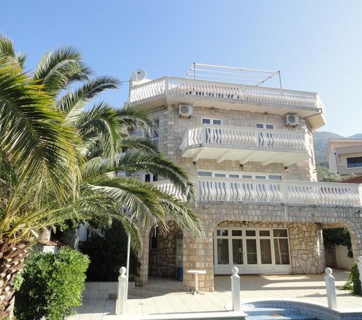 VILA NATASA