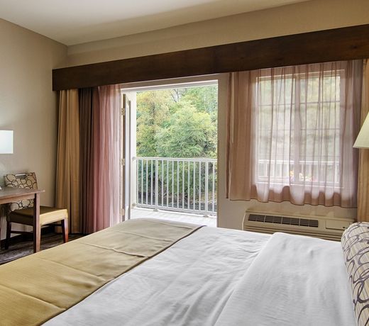 Best Western Plus River Escape Sylva / Dillsboro