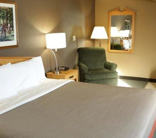 Boarders Inn And Suites