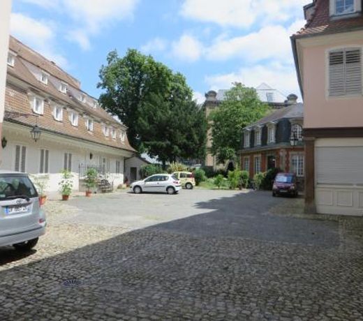 Au Quai Des Pecheurs