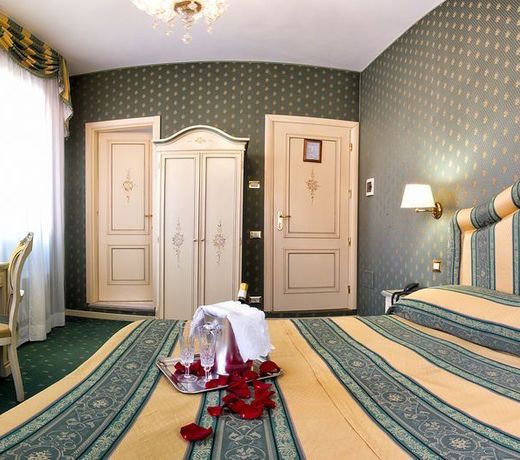 Hotel Conterie