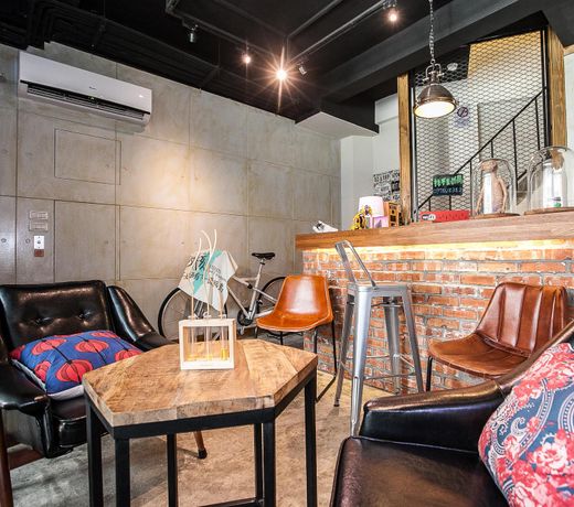 W Plus 225 Guest House