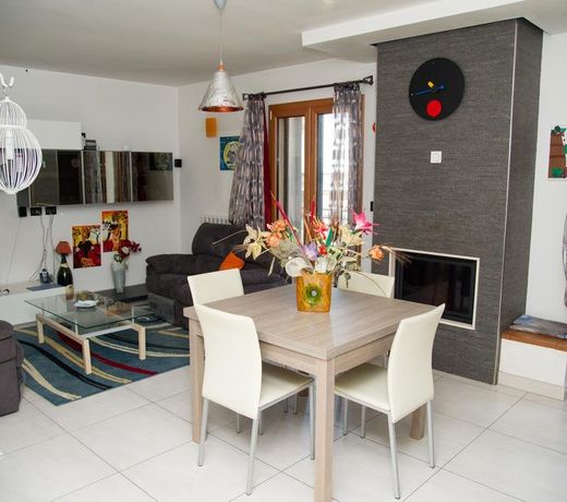 MYHOUSE