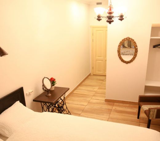 Brick Walls Hotel