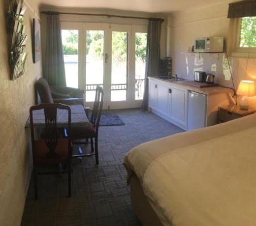 Pierrepoint Accommodation