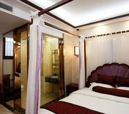 Golden Cube Grand Hotel
