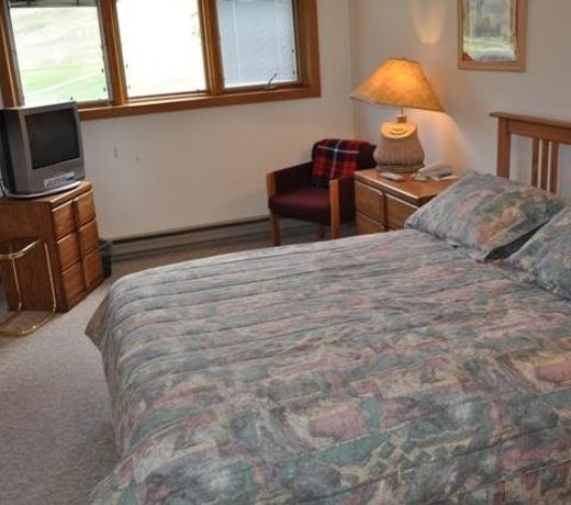 FP202S Foxpine Inn by RedAwning