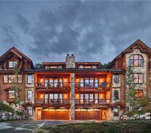 Panorama Lodge South: Custom Log Home with Views, Hot Tub and Elevator (4BR)