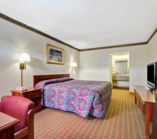 Super 8 by Wyndham McDonough GA