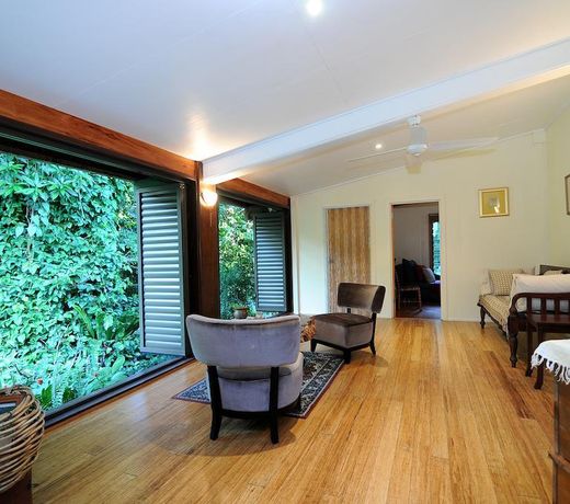 Cow Bay Homestay B&B