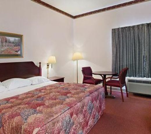 Red Roof Inn Hendersonville