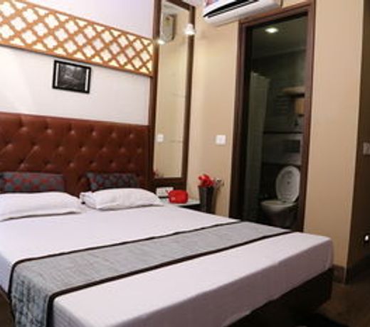 OYO 555 Hotel Mourya