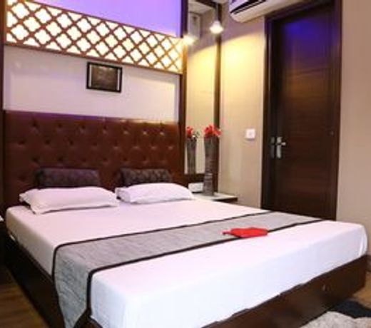 OYO 555 Hotel Mourya