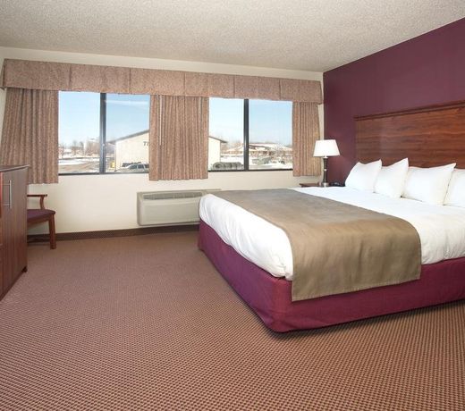 AmericInn by Wyndham New London