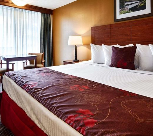 Days Inn by Wyndham Breezewood