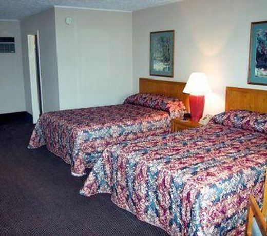 Days Inn by Wyndham Breezewood