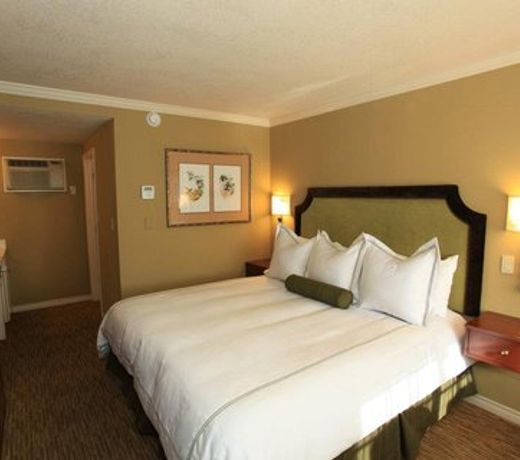 Bard's Inn Hotel